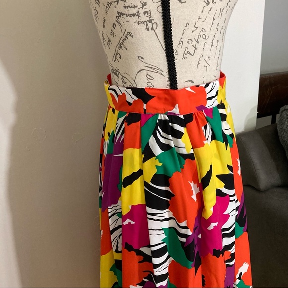 Lloyd Williams VINTAGE 80’s Pleated Floral Midi Skirt - Picture 9 of 16